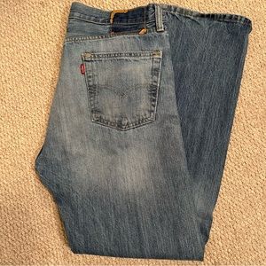 Softened worn-in LEVI'S red tab zipper fly straight leg jeans W34 x L32